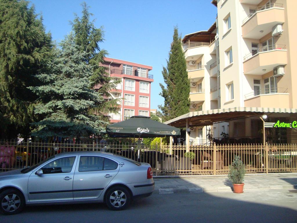 Hotel Astra Ravda Esterno foto