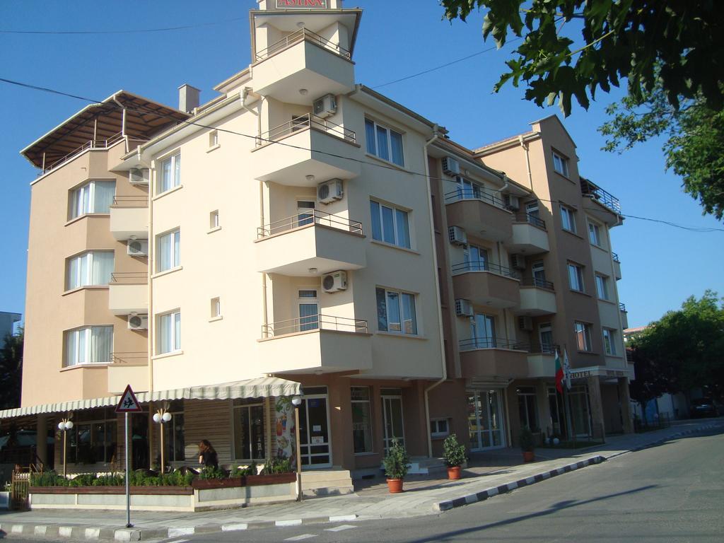 Hotel Astra Ravda Esterno foto