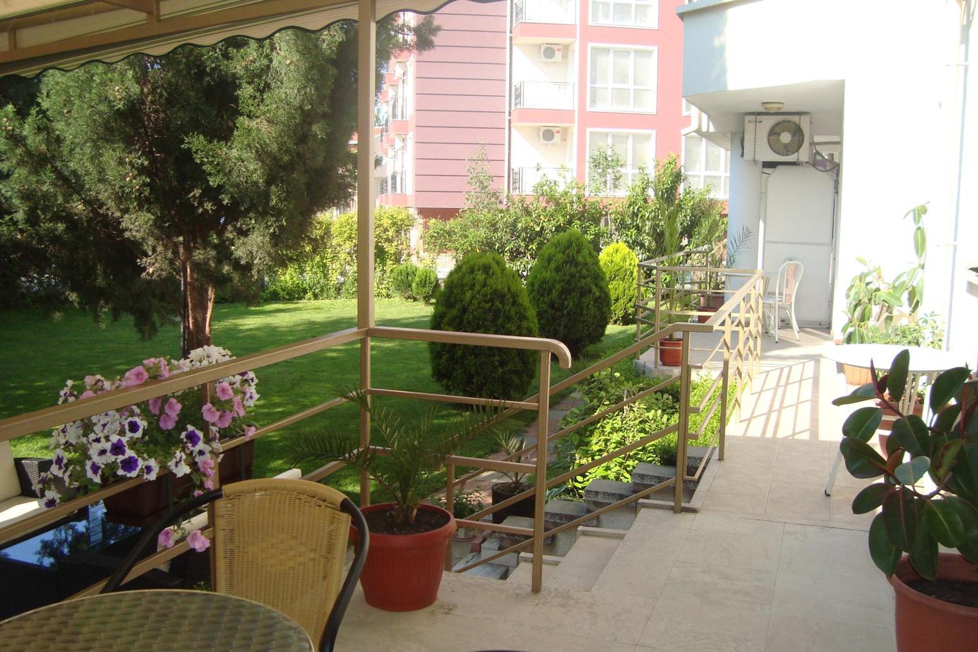 Hotel Astra Ravda Esterno foto