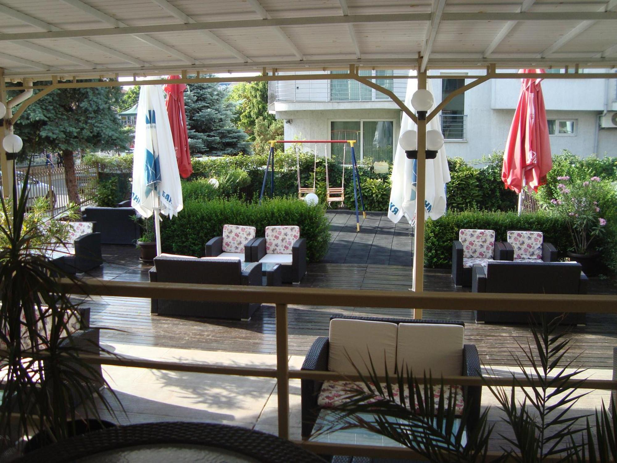 Hotel Astra Ravda Esterno foto