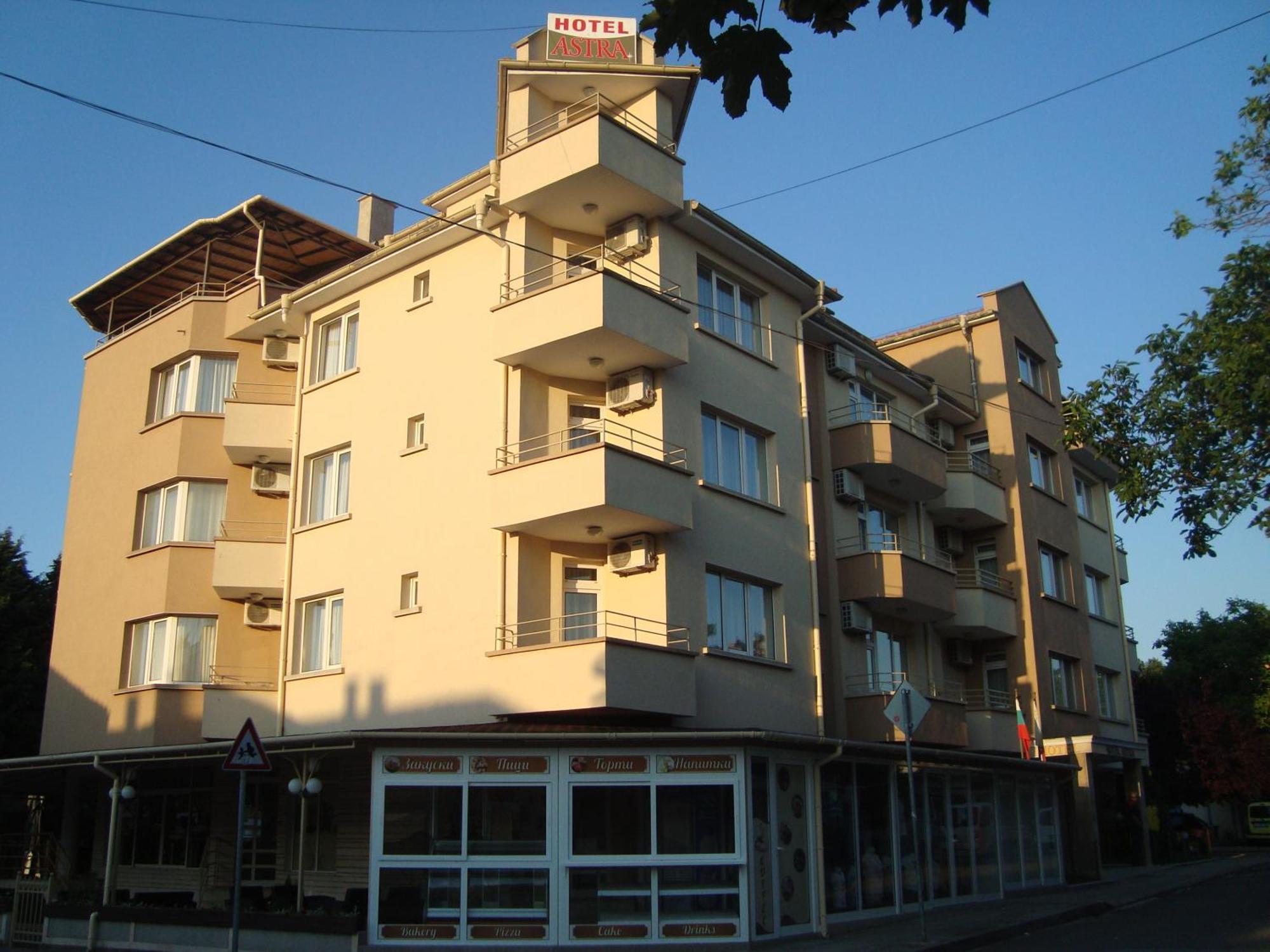Hotel Astra Ravda Esterno foto