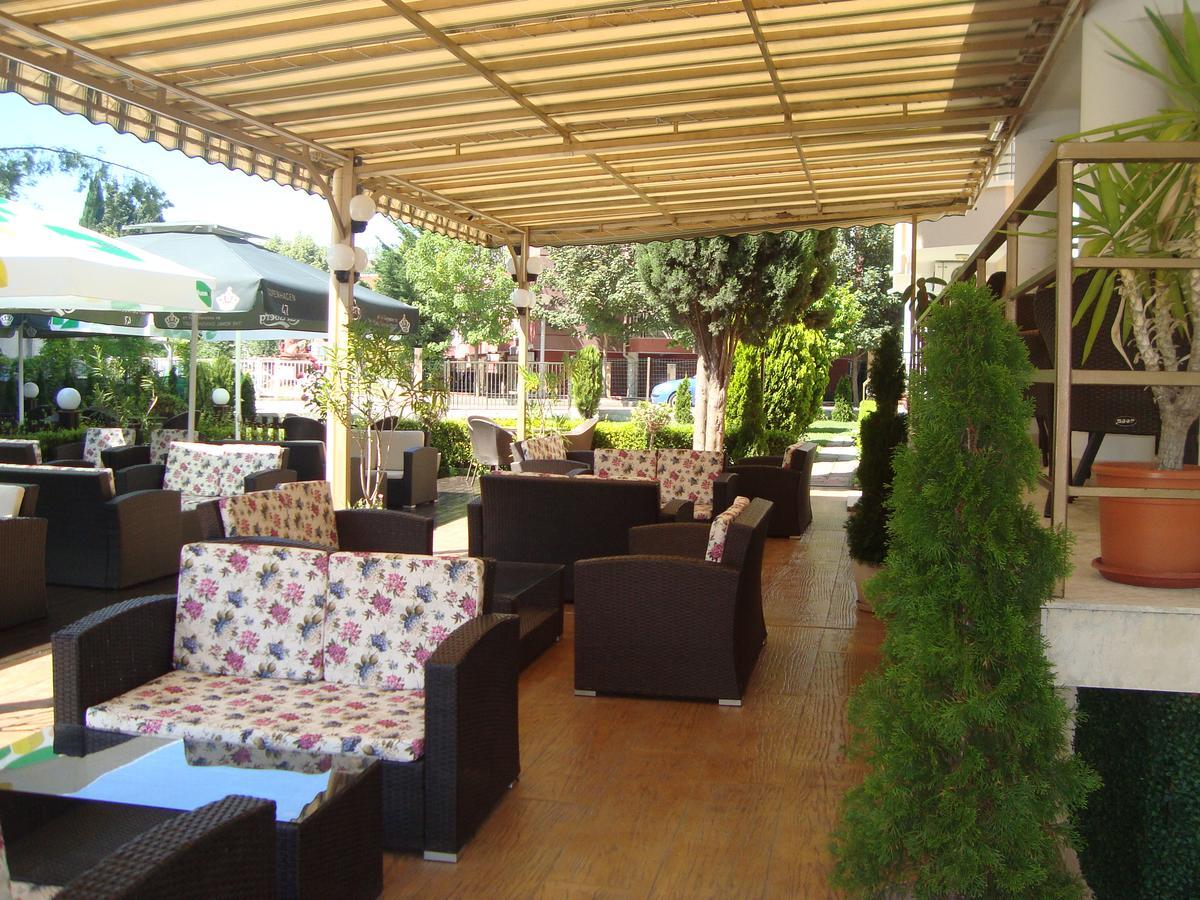 Hotel Astra Ravda Esterno foto
