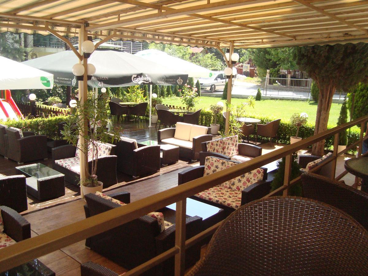 Hotel Astra Ravda Esterno foto